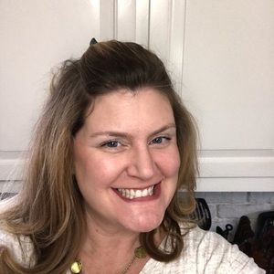 Meet your Posher, Elizabeth